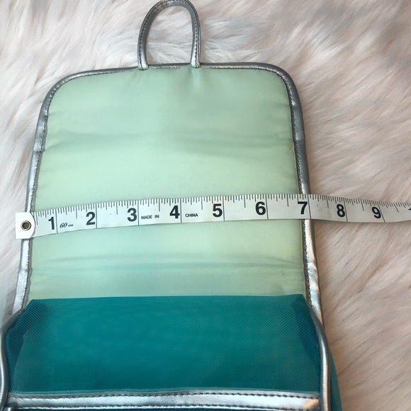 Travel Toiletries Bag - Picture 11 of 11